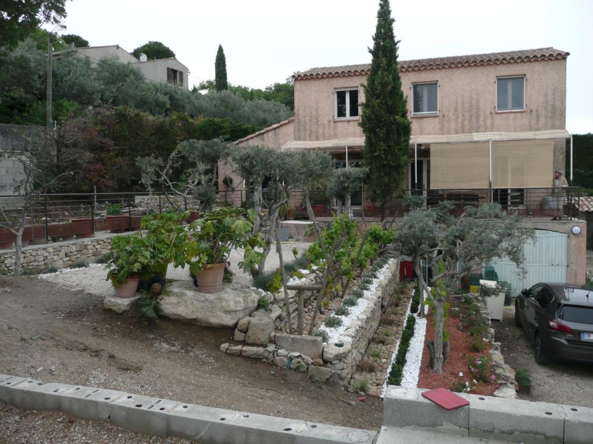 Chez Elles 2 Bed & Breakfast Caumont-sur-Durance Bagian luar foto